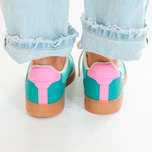 Brand NEW La Shiloh Women’s Stylish Teal and White Sneakers - Picture 3 of 8